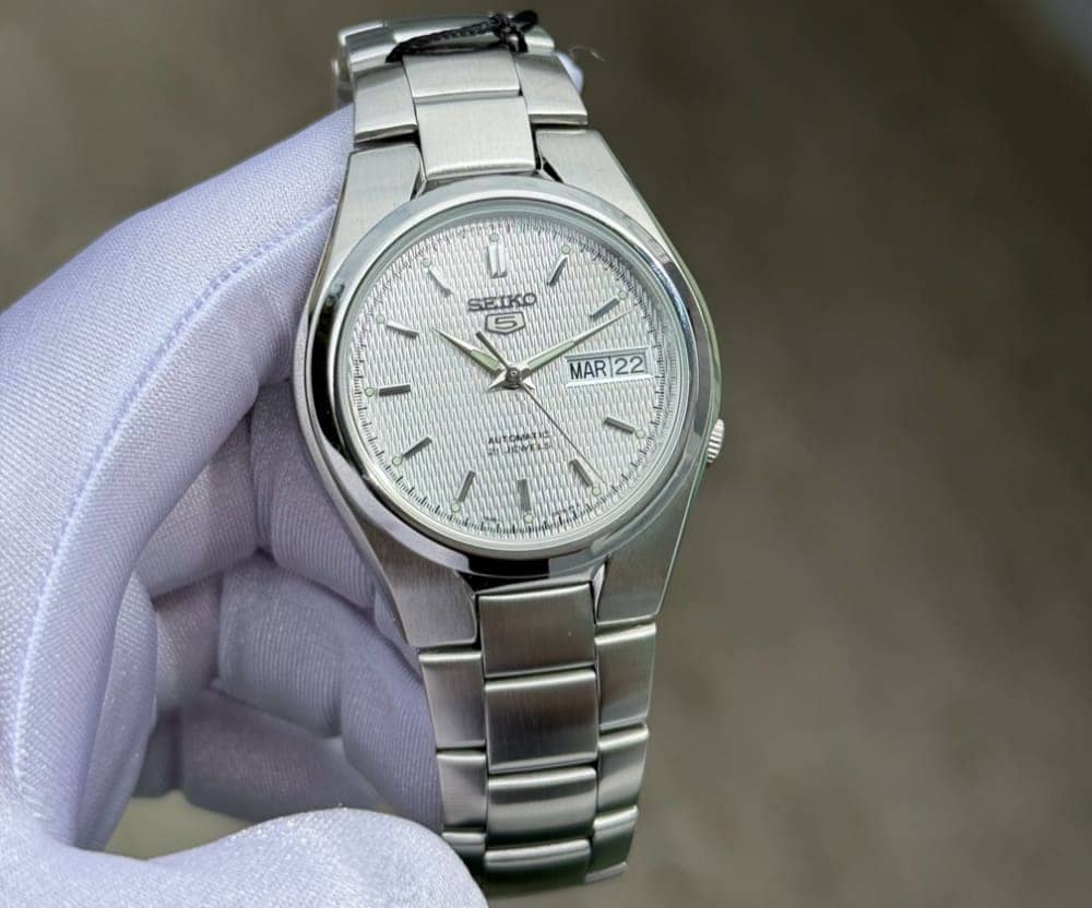 Seiko 5 SNK601K1.jpg